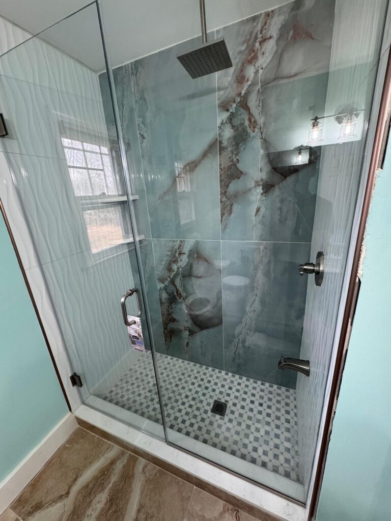 Shower door standing shower
